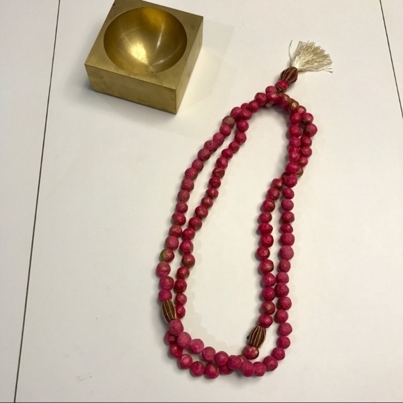 Gorgeous handmade lightweight red bead necklace - Picture 1 of 8